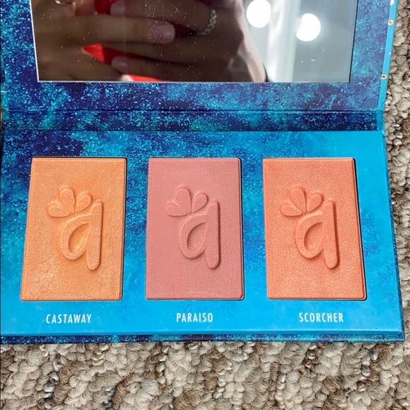 Makeup palette bundle - Picture 3 of 7